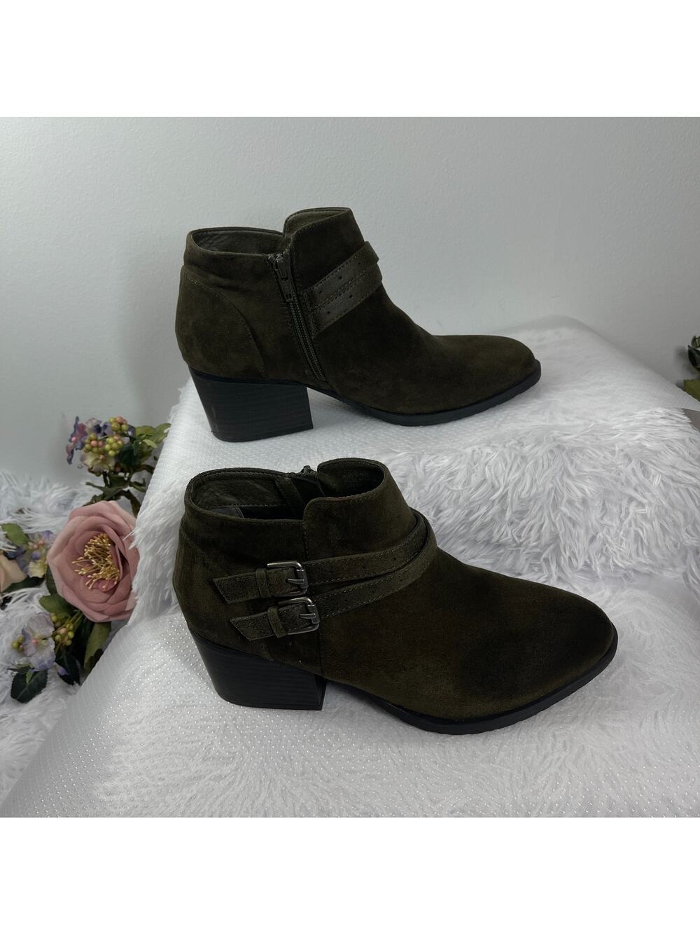 Sonoma Esme Ankle Boots Women's Size 9 Olive‎ Side Zip Stacked Block Heel Rustic